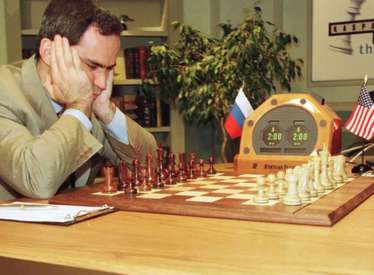 被深蓝击败的国际象棋大师Kasparov：在游戏领域，人类注定要输给机器